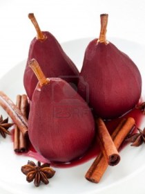 9267249-escalfados-peras-en-vino-tinto-con-especias-dof-superficial